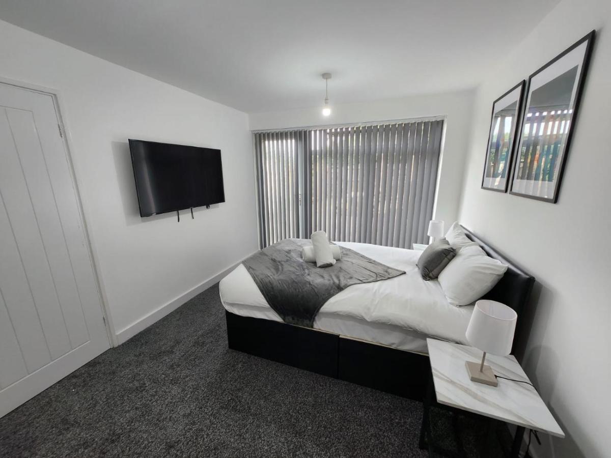 4 Bedroom 2 Bathroom Shared House - Near Bhx And Nec Birmingham Exterior photo