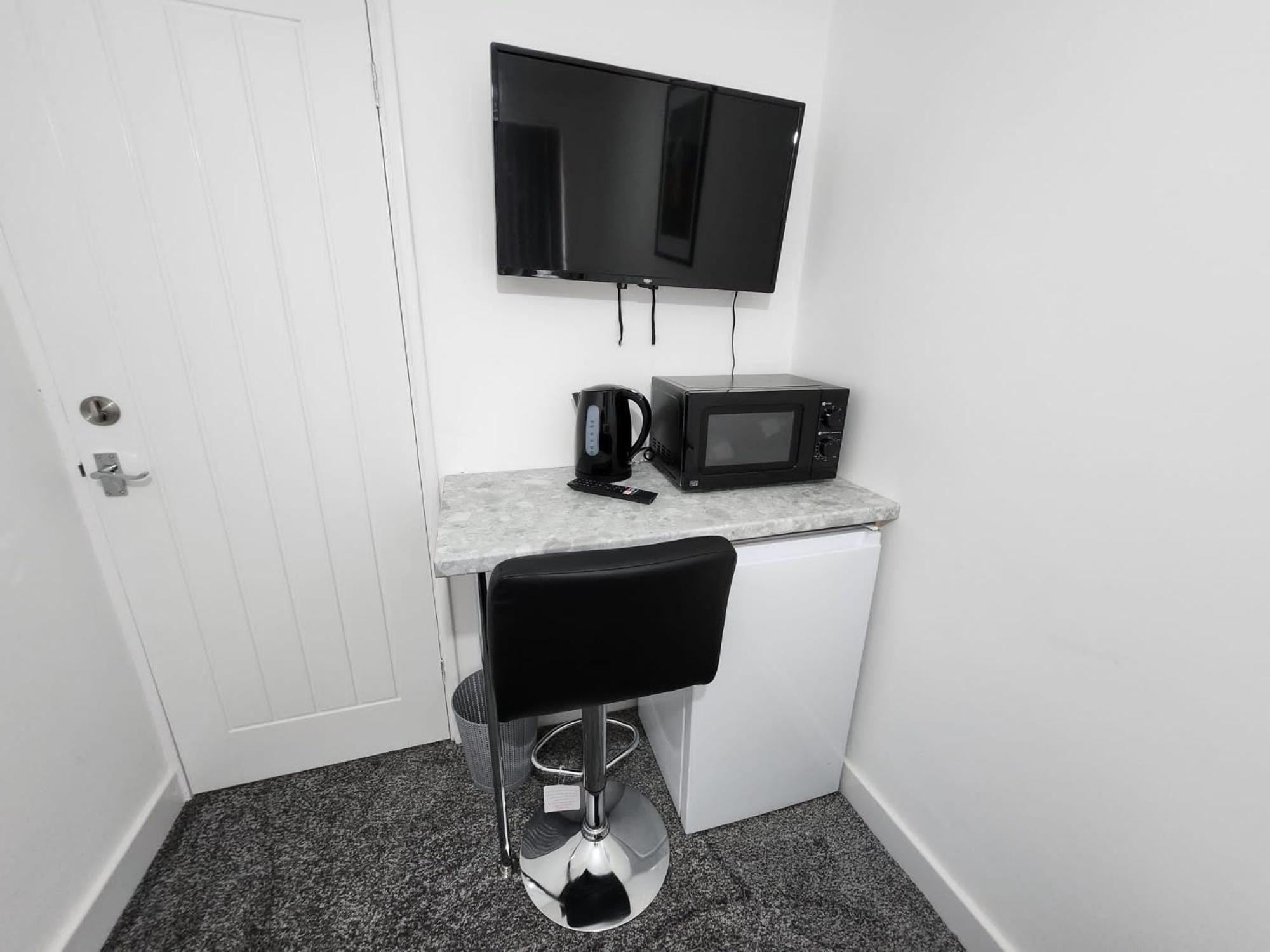 4 Bedroom 2 Bathroom Shared House - Near Bhx And Nec Birmingham Exterior photo