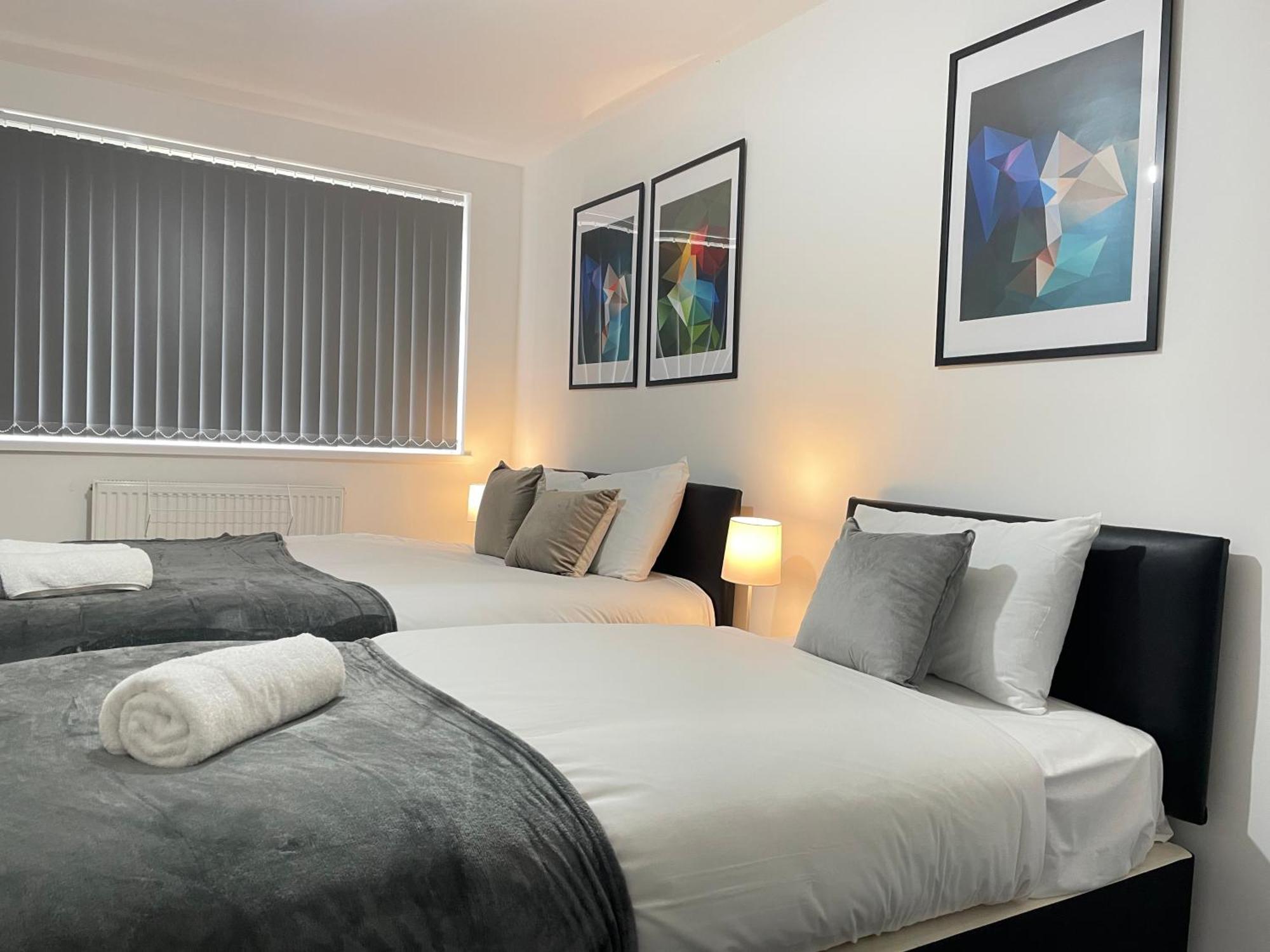 4 Bedroom 2 Bathroom Shared House - Near Bhx And Nec Birmingham Exterior photo